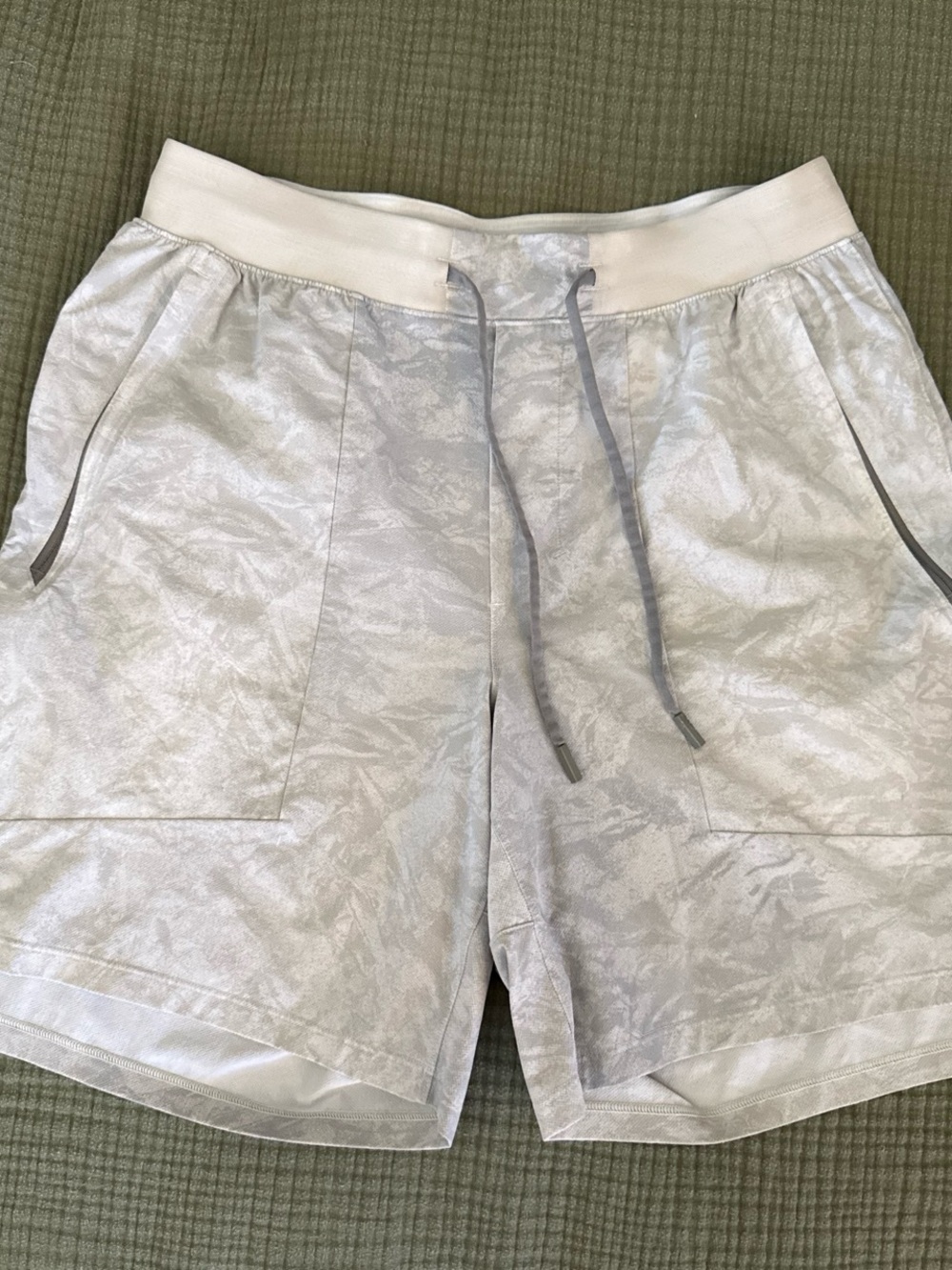 Men's Light Gray Performance Drawstring Shorts